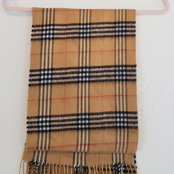 NEW! Tan Black White Red Check Pattern Fringe Scarf - Picture 2 of 4